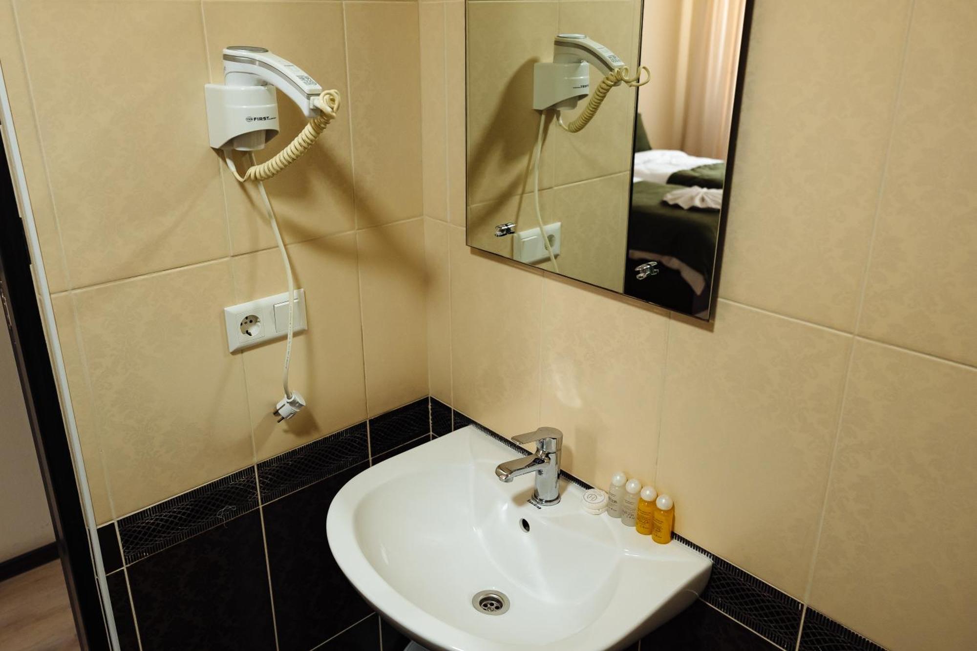 Comfort Hotel Кишинёв Экстерьер фото