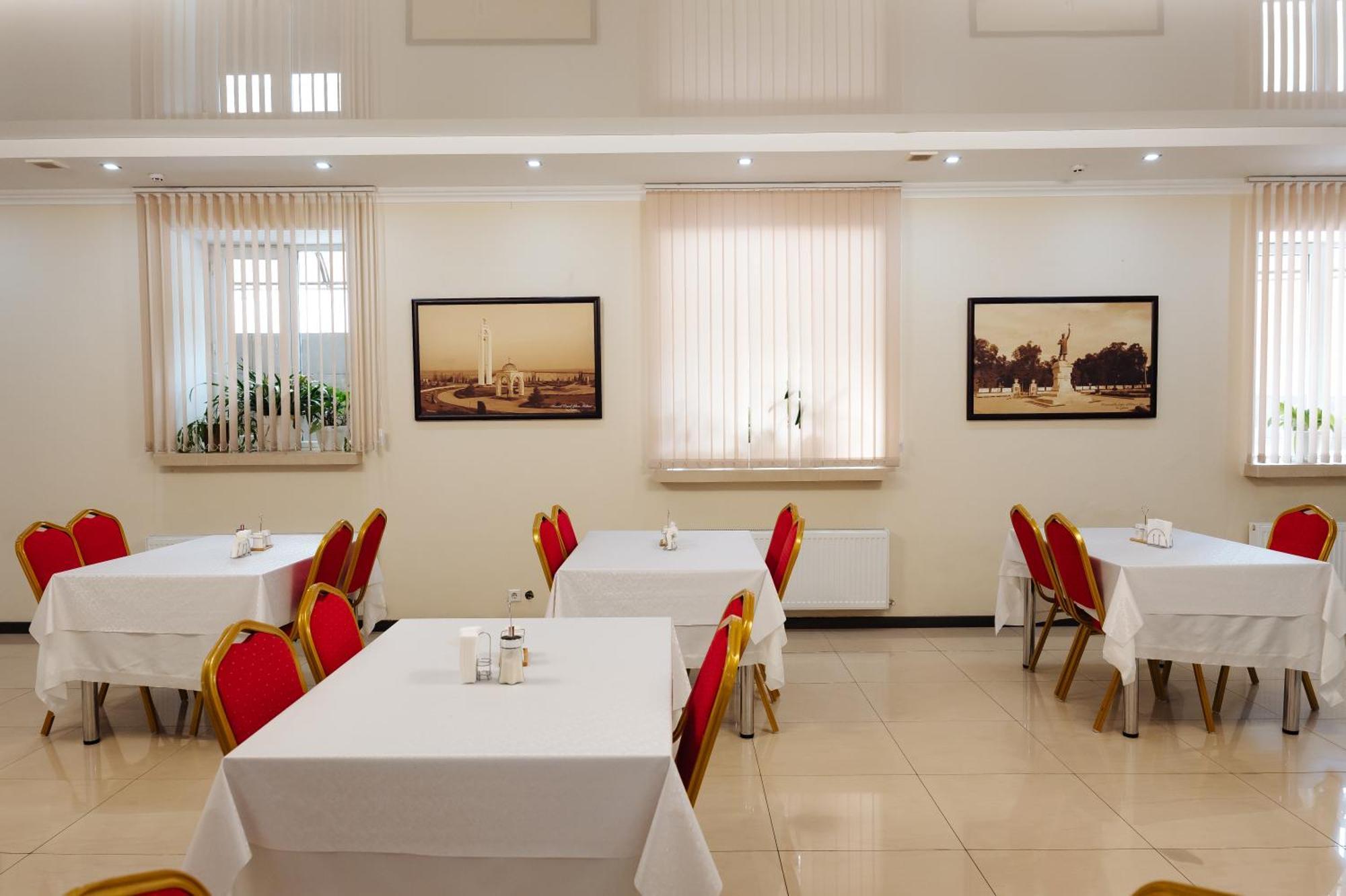 Comfort Hotel Кишинёв Экстерьер фото